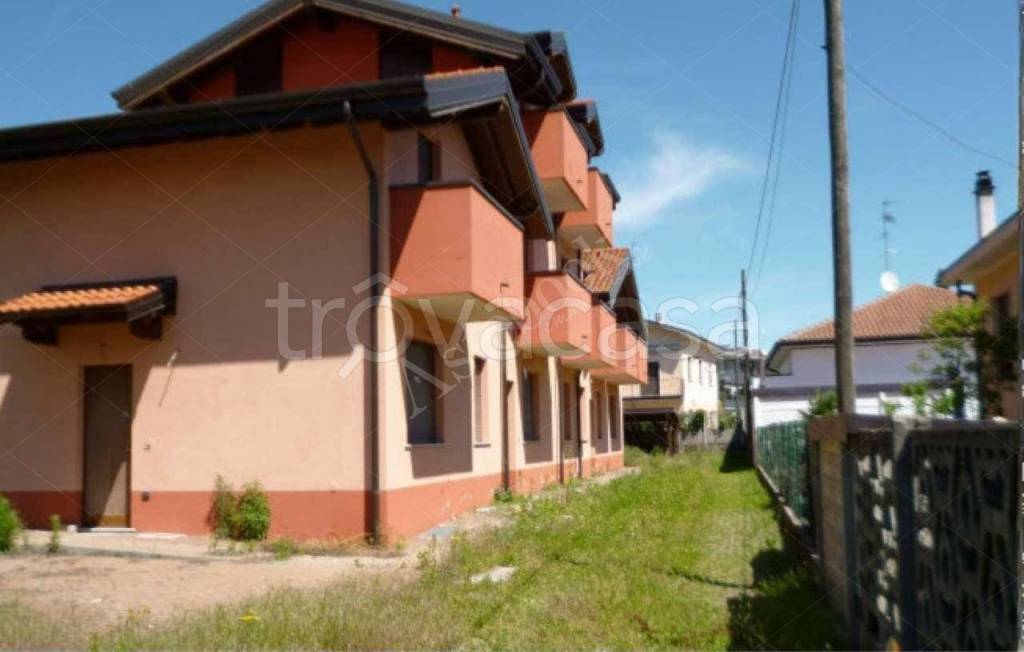 appartamento in vendita ad Oggiona con Santo Stefano in zona Santo Stefano