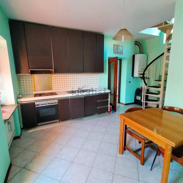 appartamento in vendita ad Oggiona con Santo Stefano