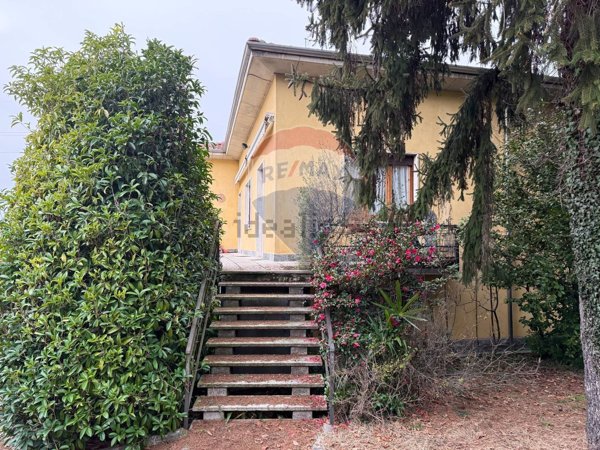 casa indipendente in vendita ad Oggiona con Santo Stefano