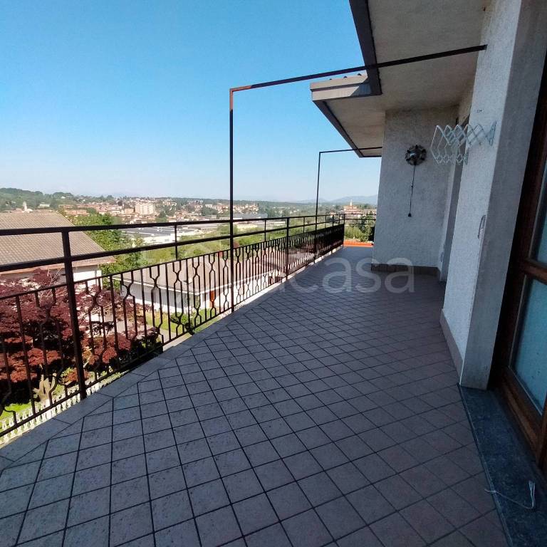 appartamento in vendita ad Oggiona con Santo Stefano in zona Santo Stefano