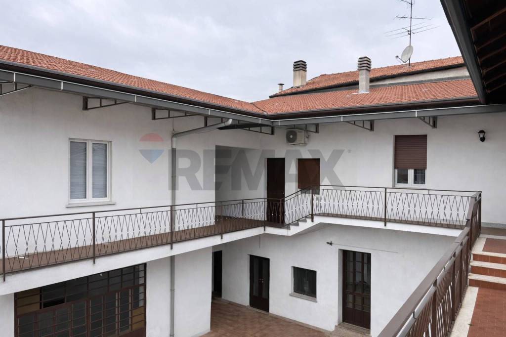 casa indipendente in vendita ad Oggiona con Santo Stefano in zona Santo Stefano