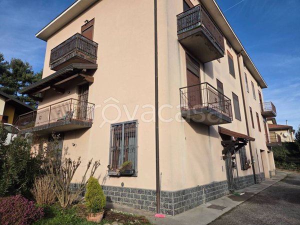 appartamento in vendita ad Oggiona con Santo Stefano