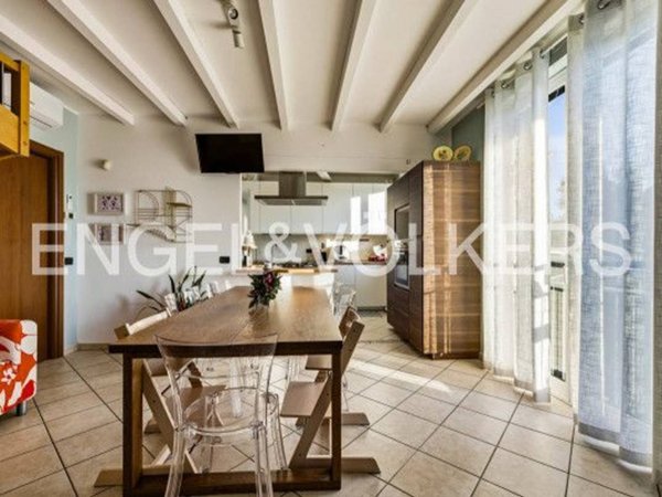 appartamento in vendita ad Oggiona con Santo Stefano in zona Santo Stefano