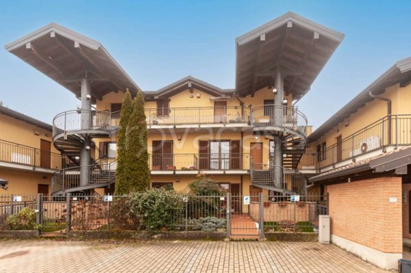 appartamento in vendita ad Oggiona con Santo Stefano