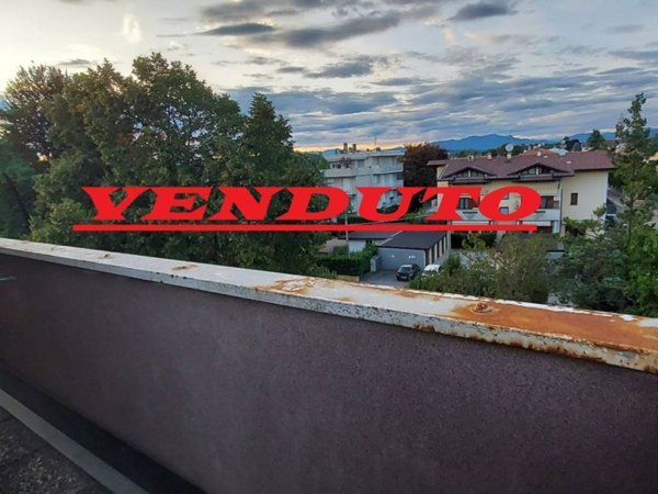 appartamento in vendita ad Oggiona con Santo Stefano in zona Santo Stefano