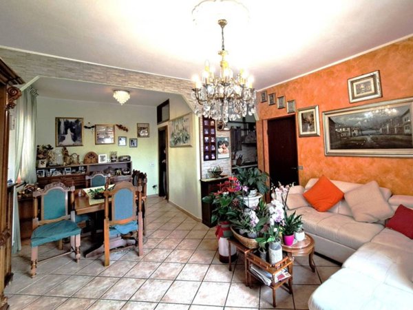 appartamento in vendita ad Oggiona con Santo Stefano in zona Santo Stefano