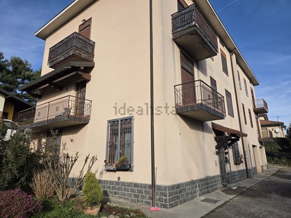 appartamento in vendita ad Oggiona con Santo Stefano