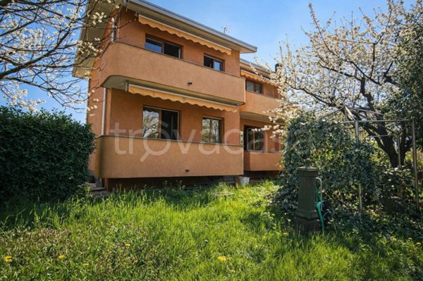 casa indipendente in vendita ad Oggiona con Santo Stefano in zona Santo Stefano