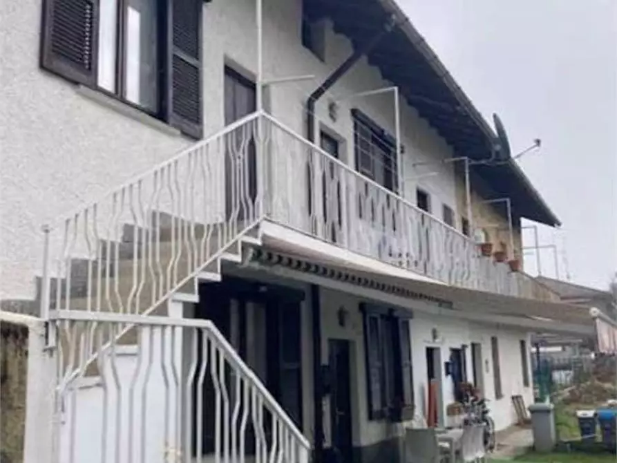 appartamento in vendita ad Oggiona con Santo Stefano