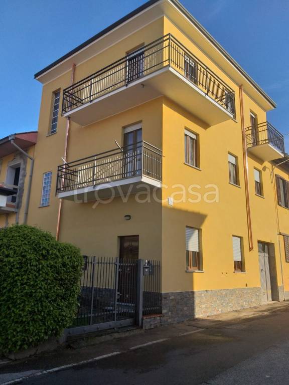 casa indipendente in vendita ad Oggiona con Santo Stefano