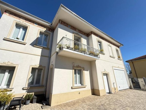 appartamento in vendita ad Oggiona con Santo Stefano in zona Santo Stefano