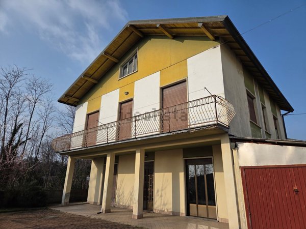 casa indipendente in vendita ad Oggiona con Santo Stefano