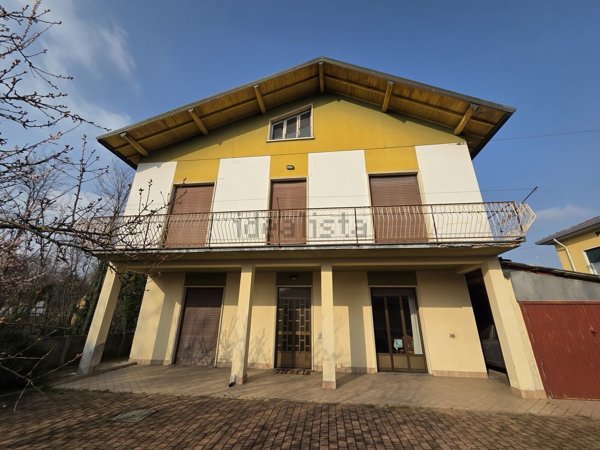 casa indipendente in vendita ad Oggiona con Santo Stefano