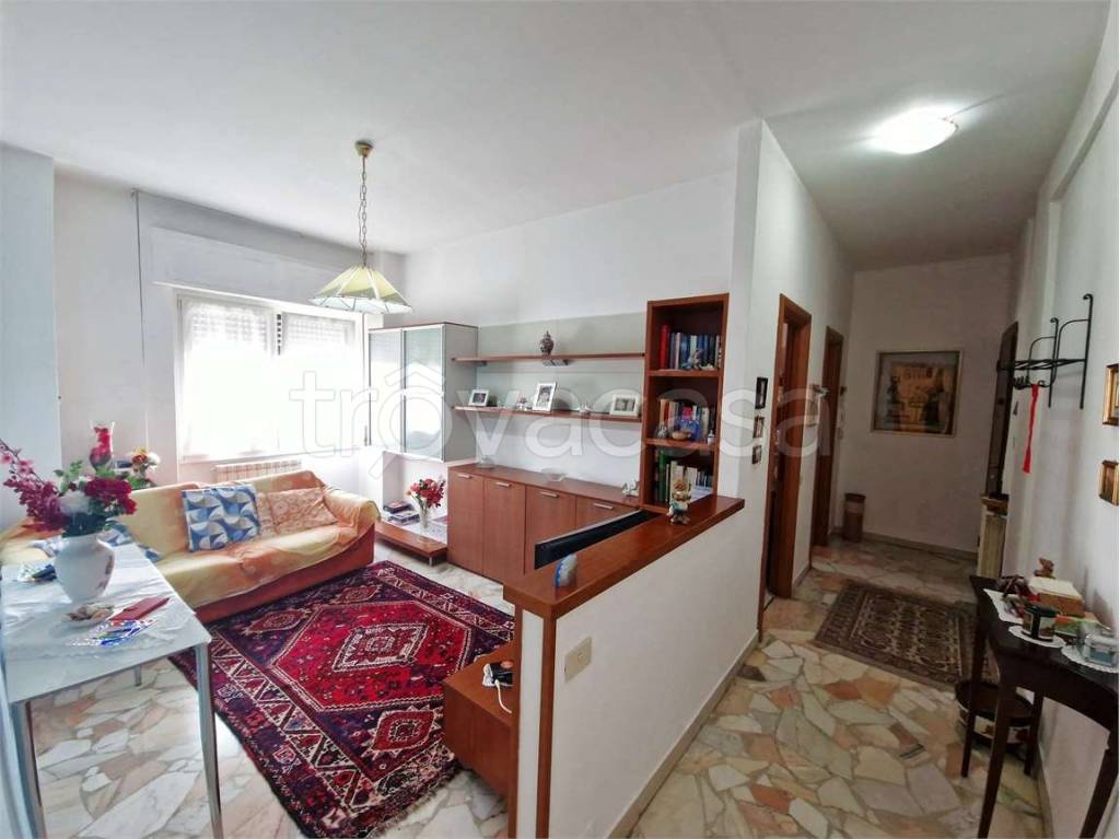 appartamento in vendita ad Oggiona con Santo Stefano in zona Santo Stefano