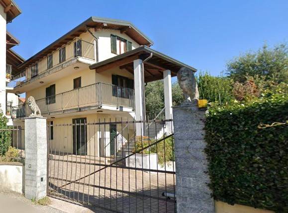 appartamento in vendita ad Oggiona con Santo Stefano in zona Santo Stefano