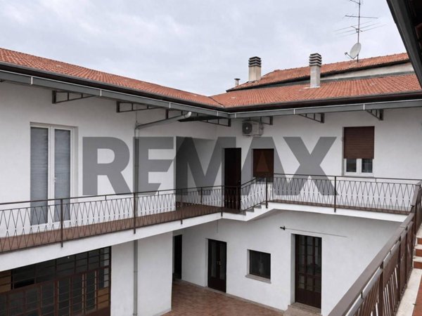 casa indipendente in vendita ad Oggiona con Santo Stefano in zona Santo Stefano