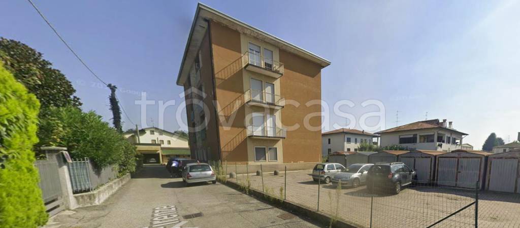 appartamento in vendita ad Oggiona con Santo Stefano in zona Santo Stefano