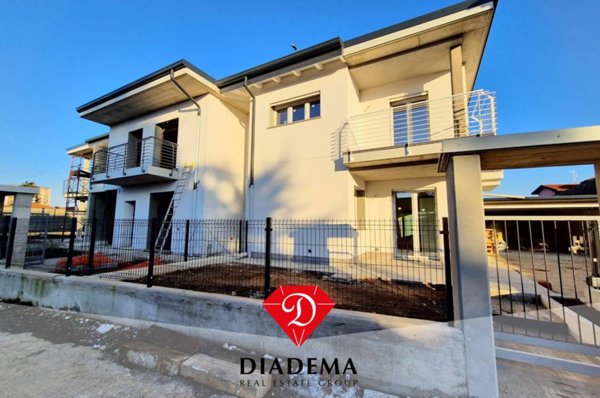 casa indipendente in vendita ad Oggiona con Santo Stefano in zona Santo Stefano