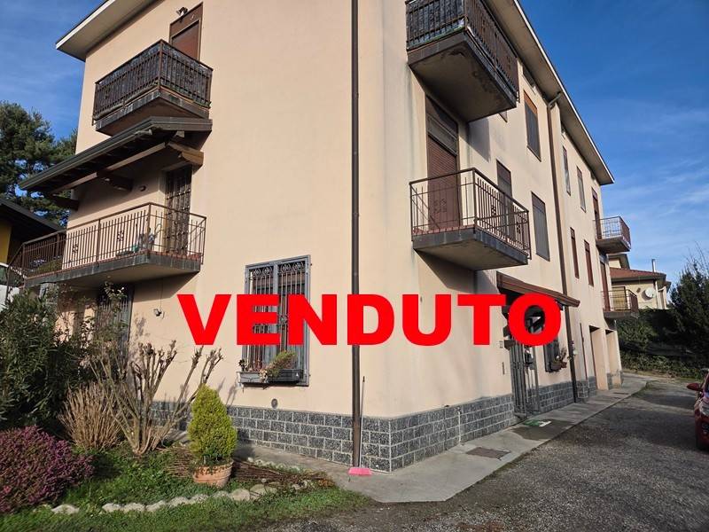 appartamento in vendita ad Oggiona con Santo Stefano in zona Santo Stefano