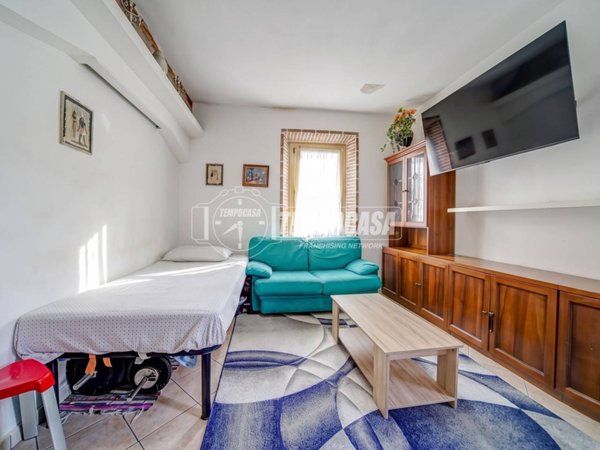 casa indipendente in vendita ad Oggiona con Santo Stefano in zona Santo Stefano