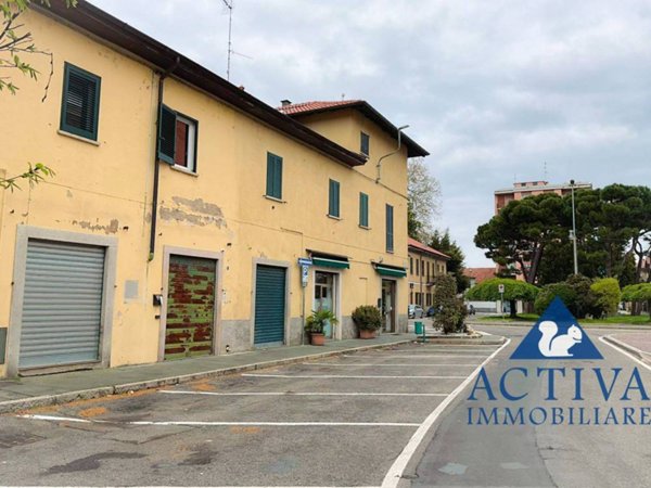 locale commerciale in vendita ad Olgiate Olona
