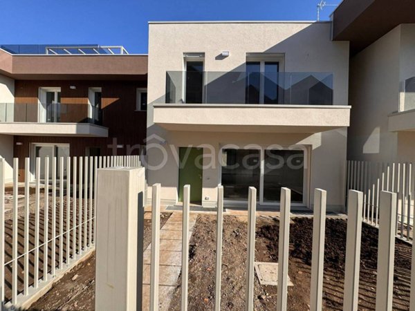 casa indipendente in vendita ad Olgiate Olona