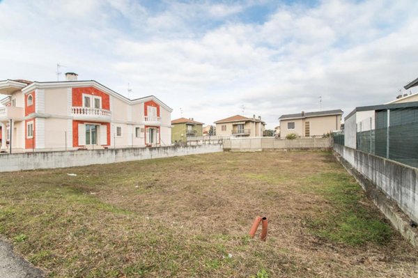 casa indipendente in vendita ad Olgiate Olona