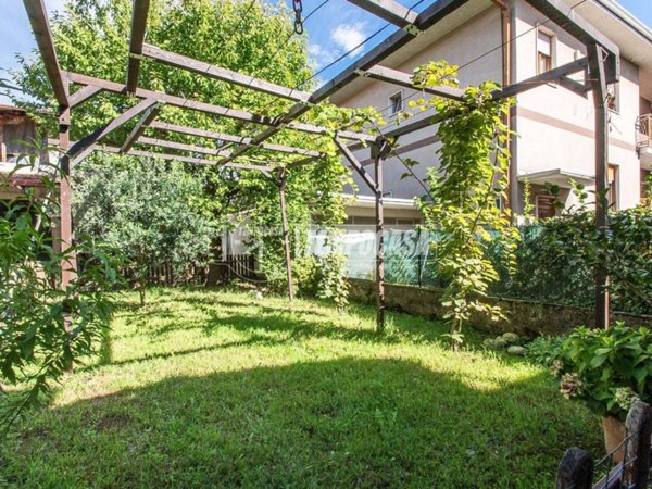 casa indipendente in vendita ad Olgiate Olona