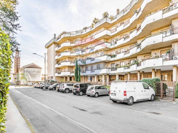appartamento in vendita ad Olgiate Olona in zona Buon Gesù