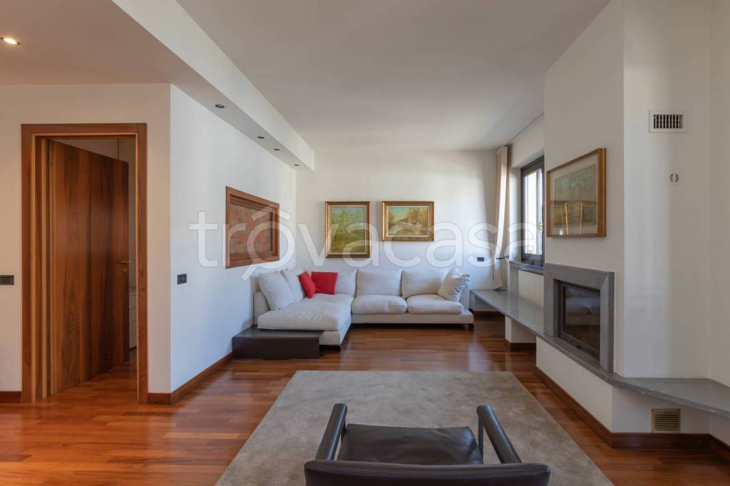 casa indipendente in vendita ad Olgiate Olona