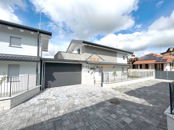 casa indipendente in vendita ad Olgiate Olona