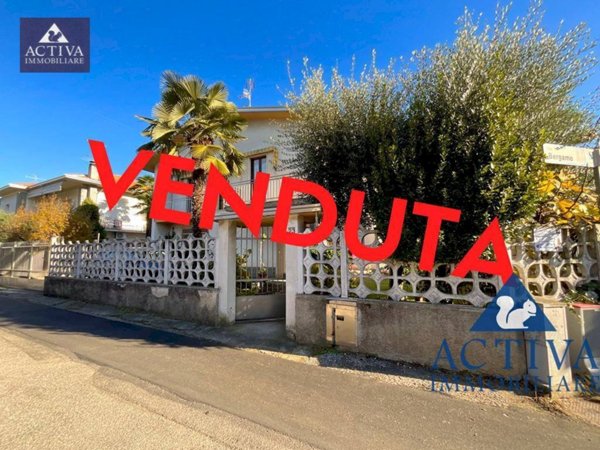 casa indipendente in vendita ad Olgiate Olona