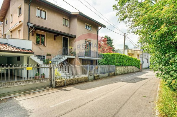 casa indipendente in vendita ad Olgiate Olona