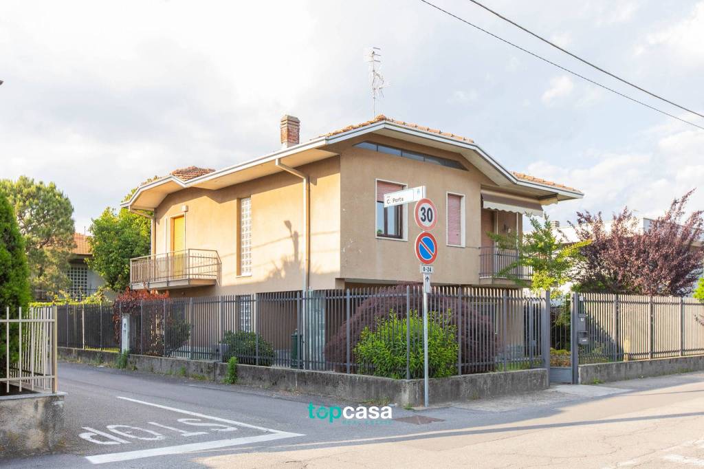 casa indipendente in vendita ad Olgiate Olona