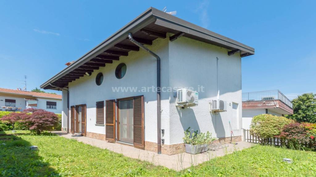 casa indipendente in vendita ad Olgiate Olona