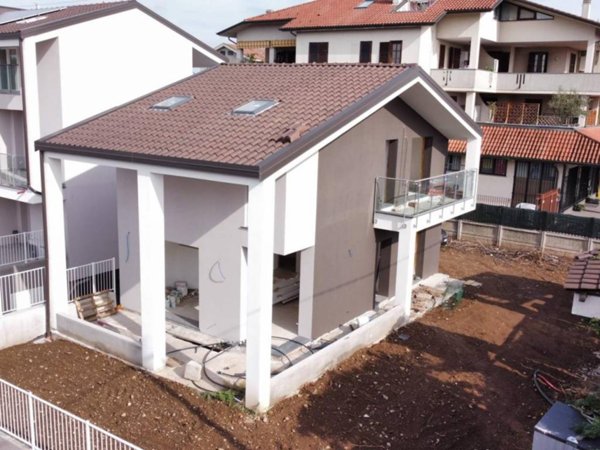 casa indipendente in vendita ad Olgiate Olona