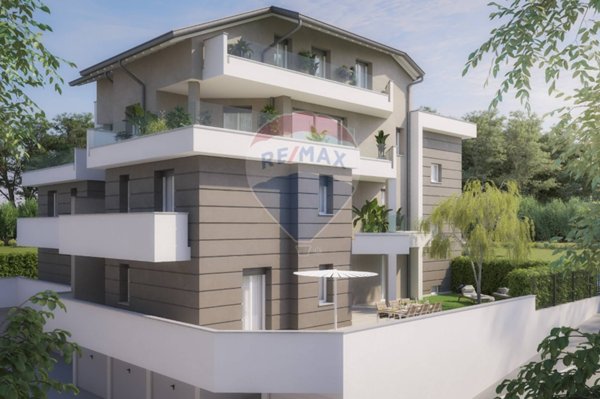 appartamento in vendita ad Olgiate Olona in zona Buon Gesù