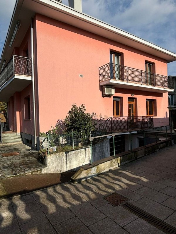 casa indipendente in vendita ad Olgiate Olona