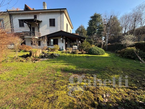 casa indipendente in vendita ad Olgiate Olona