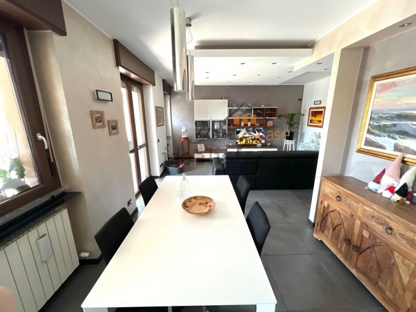 appartamento in vendita ad Olgiate Olona in zona Buon Gesù