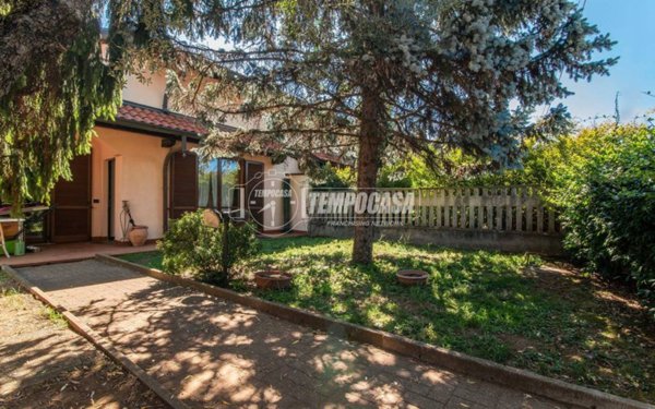 casa indipendente in vendita ad Olgiate Olona