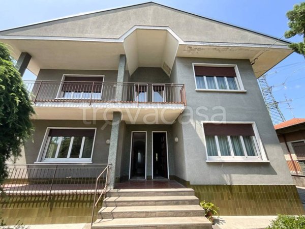 casa indipendente in vendita ad Olgiate Olona in zona Buon Gesù