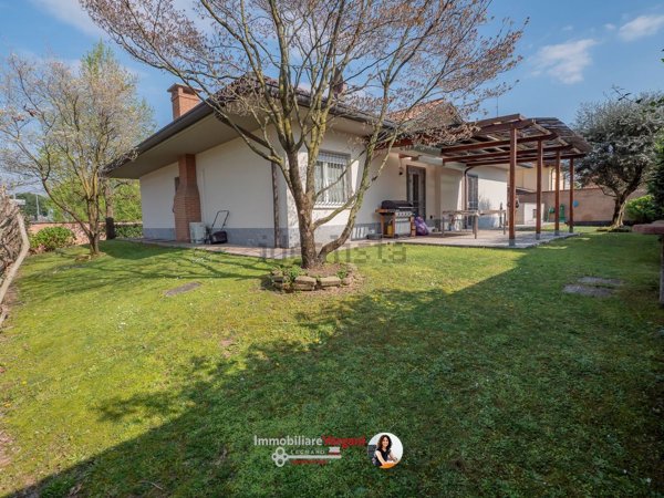 casa indipendente in vendita ad Olgiate Olona