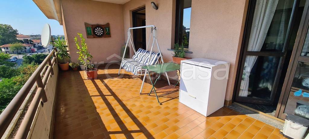 appartamento in vendita ad Olgiate Olona in zona Buon Gesù