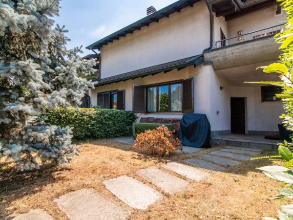 casa indipendente in vendita ad Olgiate Olona