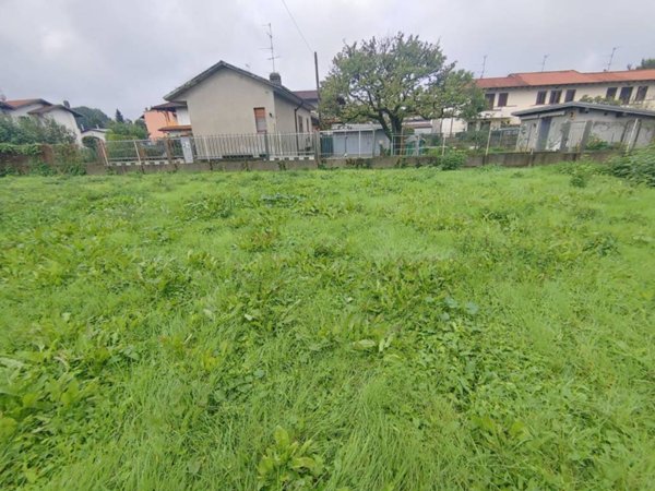 terreno edificabile in vendita ad Olgiate Olona