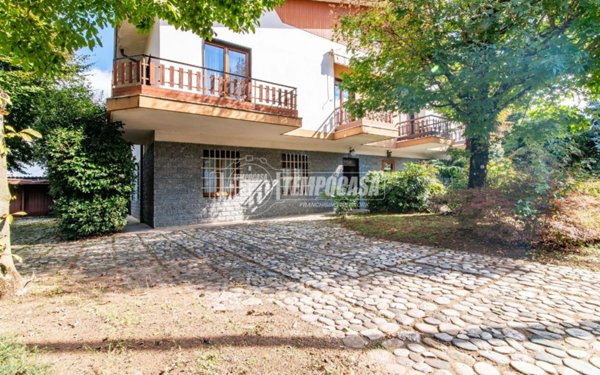 casa indipendente in vendita ad Olgiate Olona