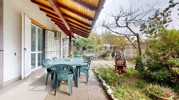 casa indipendente in vendita ad Olgiate Olona