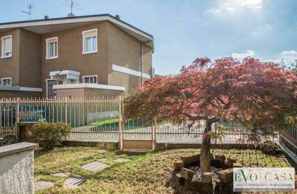 casa indipendente in vendita ad Olgiate Olona