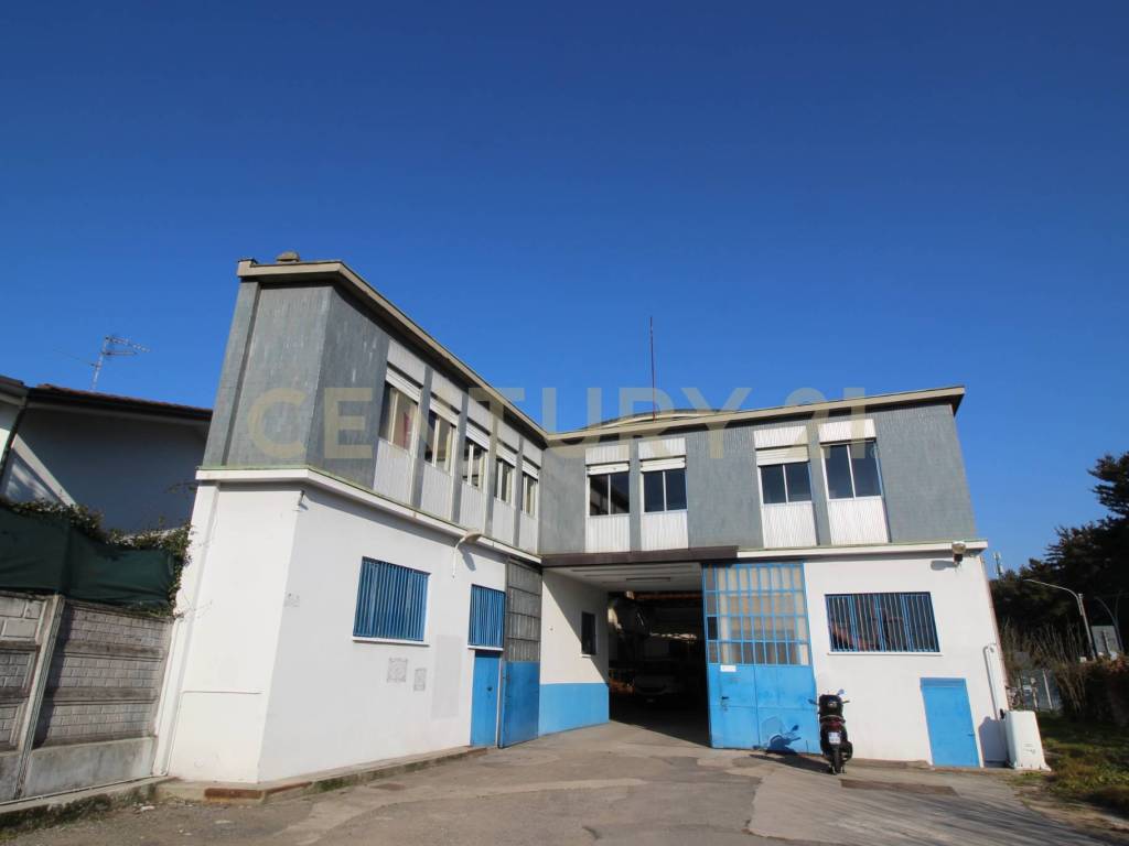 locale commerciale in vendita ad Olgiate Olona